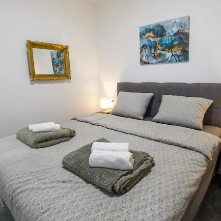 Apartment Cozy In Old Town - With Parking